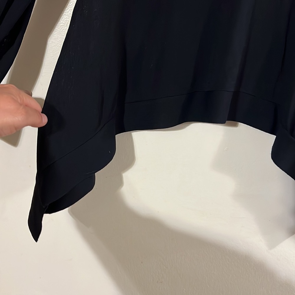 Club Monaco darkest navy asymmetrical top - Picture 4 of 9